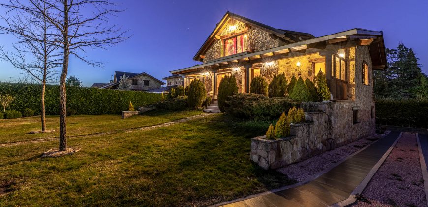 Casa en la sierra – San Rafael (Urb. Prado Acero)