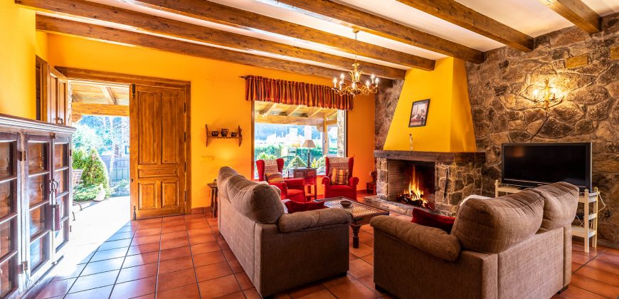 Casa en la sierra – San Rafael (Urb. Prado Acero)