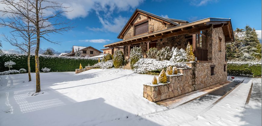 Casa en la sierra – San Rafael (Urb. Prado Acero)