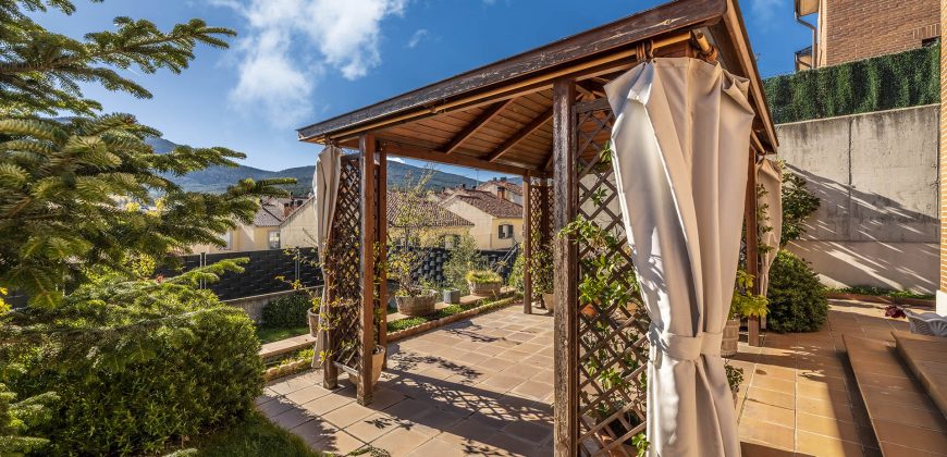 Casa en la sierra – San Rafael – C/ Cantueso 15 Casa en la sierra – San Rafael – C/ Cantueso 15