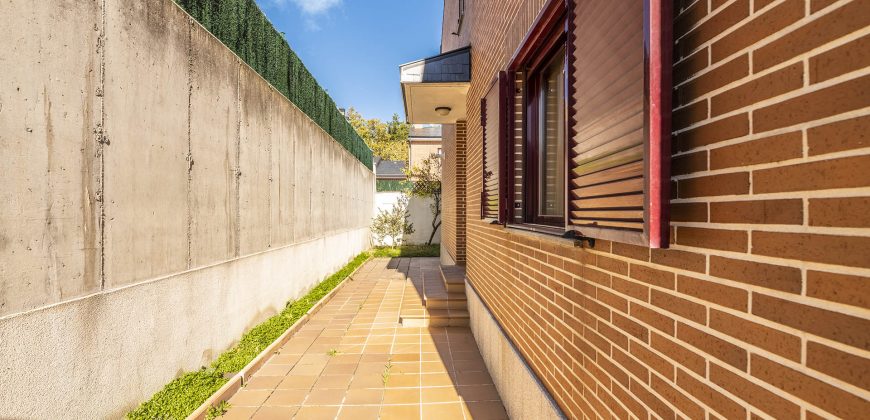Casa en la sierra – San Rafael – C/ Cantueso 15 Casa en la sierra – San Rafael – C/ Cantueso 15
