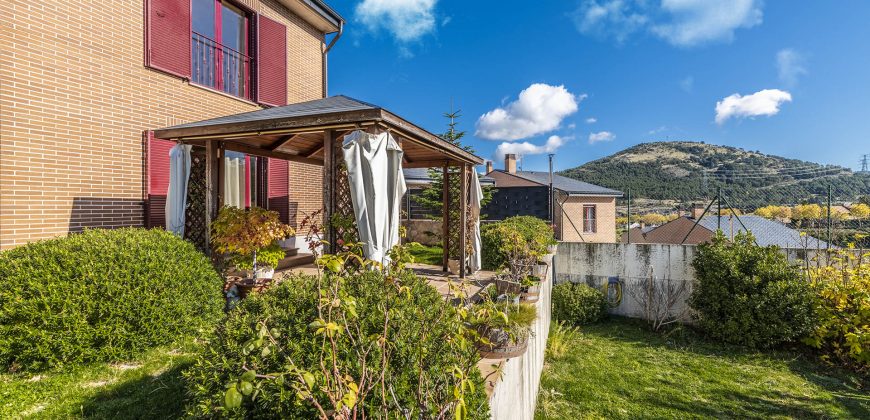 Casa en la sierra – San Rafael – C/ Cantueso 15 Casa en la sierra – San Rafael – C/ Cantueso 15