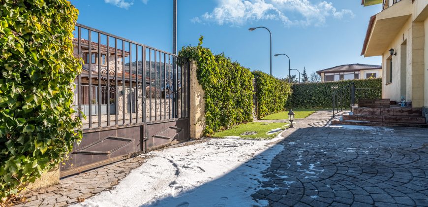 Casa en la sierra – San Rafael – Plza. Ciervos 18 Casa en la sierra – San Rafael – Plza. Ciervos 18