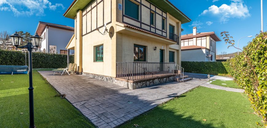 Casa en la sierra – San Rafael – Plza. Ciervos 18 Casa en la sierra – San Rafael – Plza. Ciervos 18
