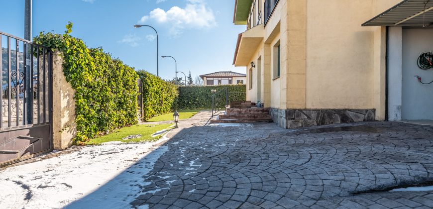 Casa en la sierra – San Rafael – Plza. Ciervos 18 Casa en la sierra – San Rafael – Plza. Ciervos 18